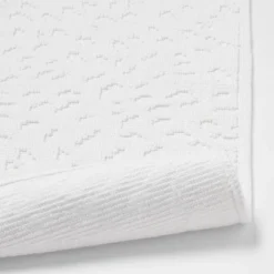 20"x32" Snow Leopard Bath Mat White - Threshold™ 5 20"x32" Snow Leopard Bath Mat White - Threshold™ -Home Deals Store GUEST 061081fd 83d9 4466 b62d ad837060f183