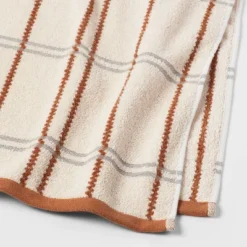 Modern Plaid Towel - Threshold™ 5 Modern Plaid Towel - Threshold™ -Home Deals Store GUEST 135d8423 ff0b 411a 9f91 ae573c348641